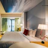 The Royal Snail Hotel